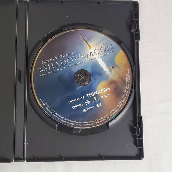 In the Shadow of the Moon (DVD) Ron Howard Presents NASA Documentary - Picture 2 of 3